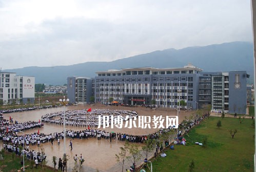 麗江民族中等專業(yè)學(xué)校2021年報(bào)名條件、招生要求、招生對象