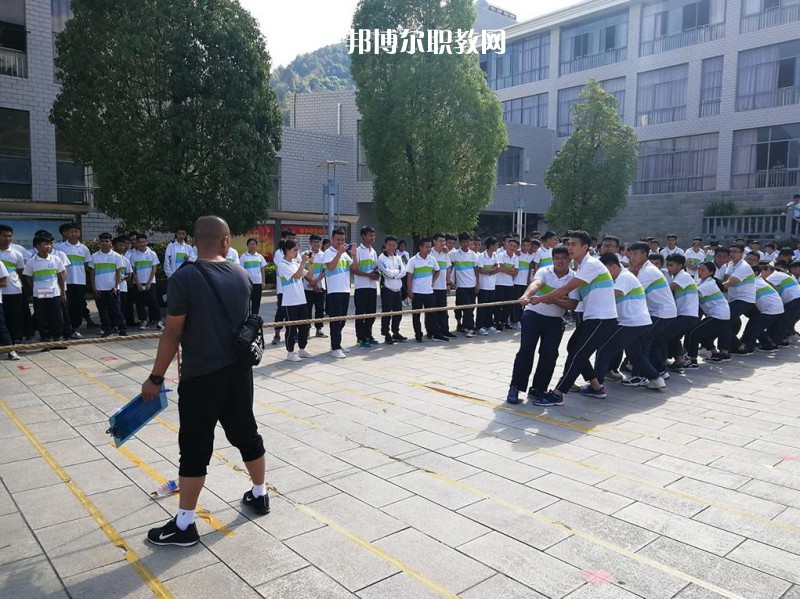 臨滄財貿(mào)學(xué)校2021年報名條件、招生要求、招生對象