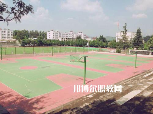 楚雄醫(yī)藥高等?？茖W(xué)校2021年報名條件、招生要求、招生對象