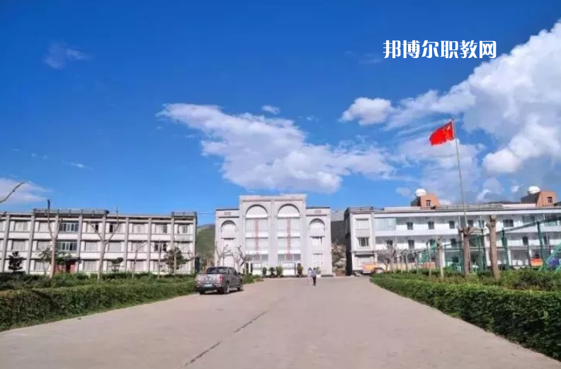 紅河財經(jīng)學校2021年報名條件、招生要求、招生對象