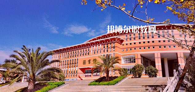 保山中醫(yī)藥高等?？茖W校地址在哪里