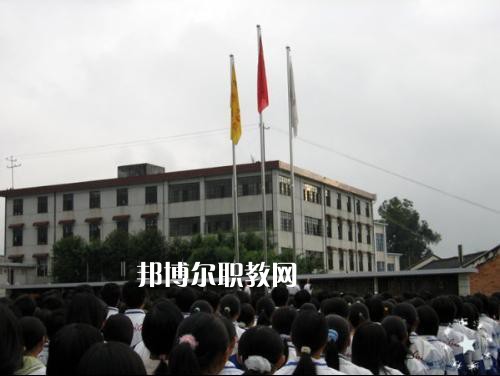云南臨滄衛(wèi)生學(xué)校2021年報(bào)名條件、招生要求、招生對(duì)象