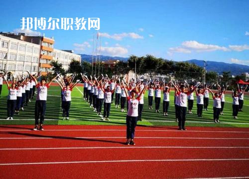 云南臨滄衛(wèi)生學(xué)校2021年學(xué)費(fèi)、收費(fèi)多少