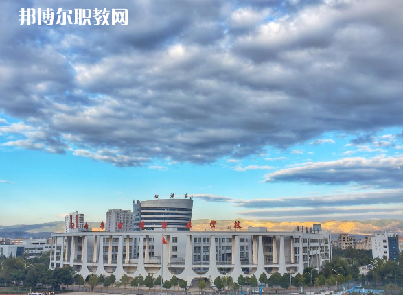 云南曲靖農(nóng)業(yè)學(xué)校2021年報名條件、招生要求、招生對象
