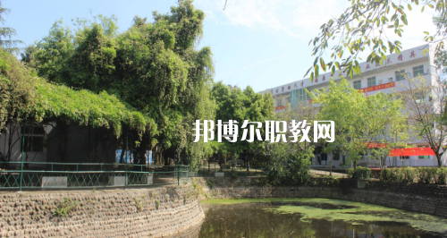 成都青華職業(yè)學(xué)校怎么樣、好不好