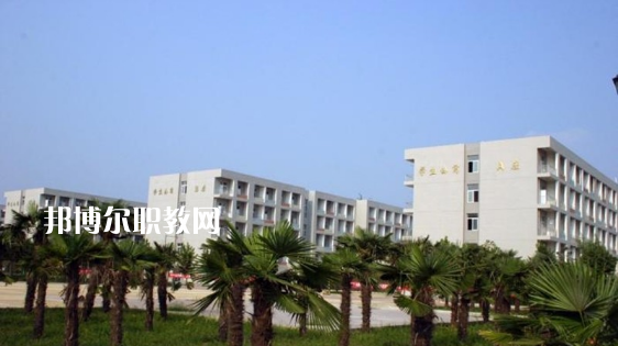 云南夏蒙衛(wèi)生學校2021年招生辦聯(lián)系電話