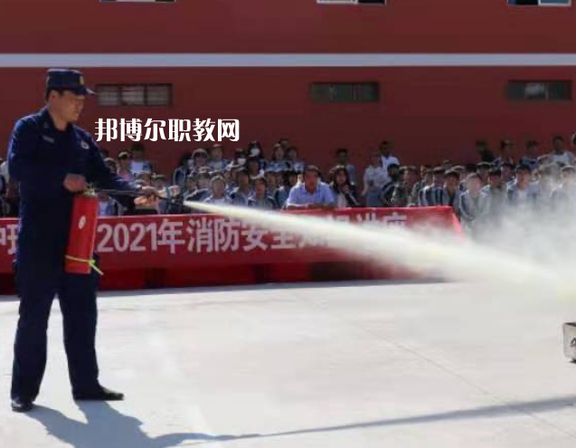 定西隴中護(hù)理學(xué)校2022年報名條件、招生要求、招生對象