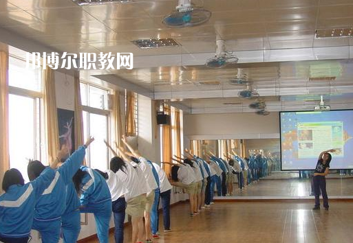 鶴山職業(yè)技術(shù)學(xué)校2022年報(bào)名條件、招生要求、招生對(duì)象