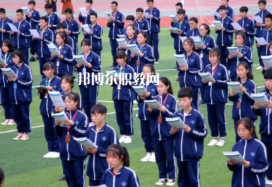 崇信縣職業(yè)教育中心2022年報名條件、招生要求、招生對象 