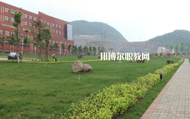 貴州省郵電學(xué)校2022年學(xué)費(fèi)、收費(fèi)多少