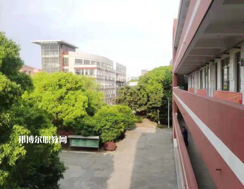 江陰商業(yè)中等專業(yè)學(xué)校2022年報名條件、招生要求、招生對象