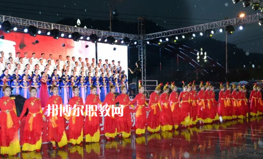 徽縣職業(yè)中專2022年報名條件、招生要求、招生對象 