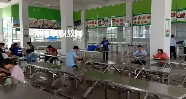 貴州貴陽經(jīng)貿(mào)職業(yè)學(xué)校2022年報名條件、招生要求、招生對象
