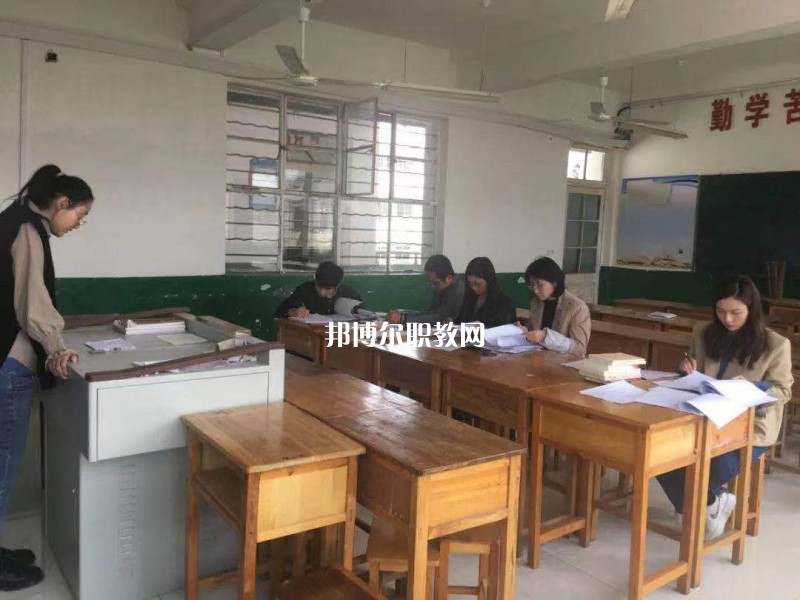 江蘇睢寧中等專業(yè)學校2022年報名條件、招生要求、招生對象