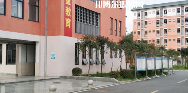 成都廣信數(shù)字技術(shù)職業(yè)學(xué)校2022年學(xué)費(fèi)、收費(fèi)多少