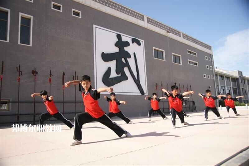 平?jīng)鲠轻嘉奈鋵W(xué)校2022年學(xué)費(fèi)、收費(fèi)多少
