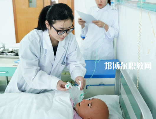 常州衛(wèi)生高等職業(yè)技術(shù)學校2022年報名條件、招生要求、招生對象