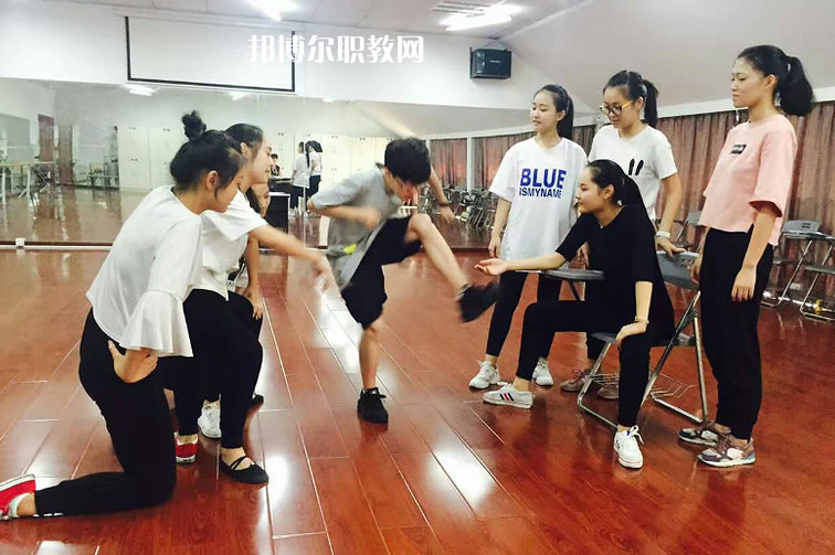石家莊華韻藝術(shù)中專學(xué)校2022年報名條件、招生要求、招生對象