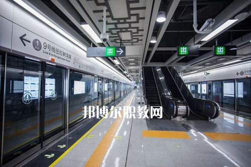 蘭州2022年中專軌道交通學(xué)?？梢钥即髮? width=