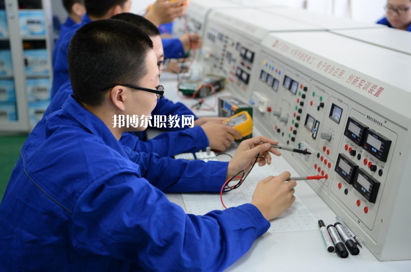 唐山建筑工程學(xué)校2022年報(bào)名條件、招生要求、招生對象