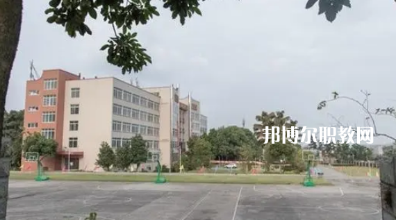 瀘州交通技工學(xué)校2022年報(bào)名條件、招生要求、招生對(duì)象