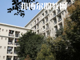 重慶渝北職業(yè)教育中心2022年報名條件、招生要求、招生對象
