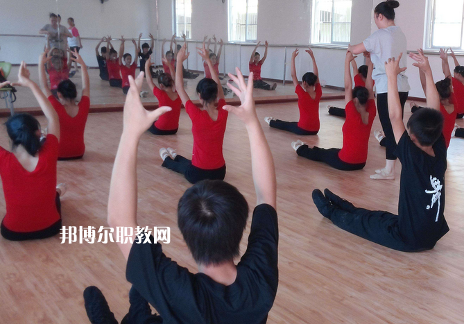 南寧民族歌舞藝術(shù)職業(yè)技術(shù)學(xué)校2022年學(xué)費、收費多少