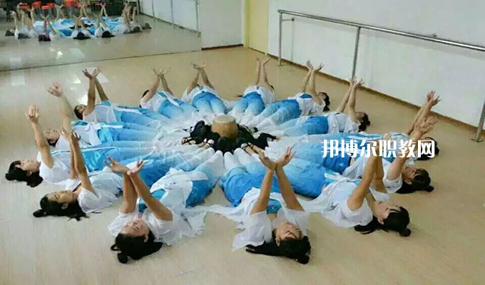 保定市職業(yè)技術(shù)教育中心2022年報(bào)名條件、招生要求、招生對(duì)象