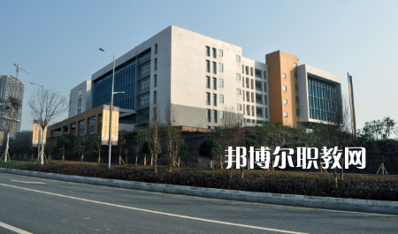 重慶合川職業(yè)教育中心2022年報(bào)名條件、招生要求、招生對(duì)象