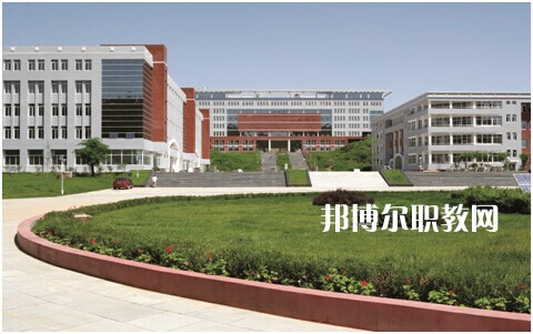 鳳慶縣職業(yè)高級中學(xué)2022年學(xué)費、收費多少