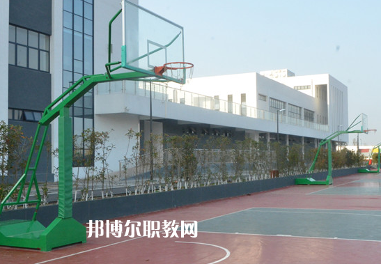 江蘇東臺中等專業(yè)學校2022年招生辦聯(lián)系電話
