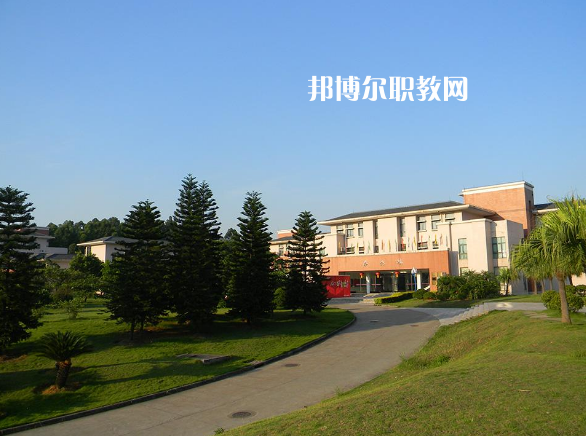 廣東石油化工職業(yè)技術(shù)學校2022年有哪些專業(yè)