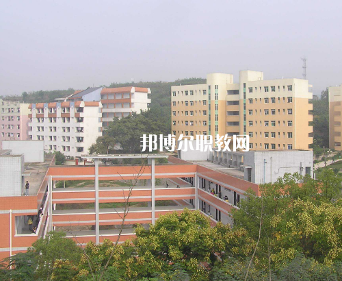 重慶貿(mào)易中等職業(yè)學(xué)校2022年報(bào)名條件、招生要求、招生對(duì)象