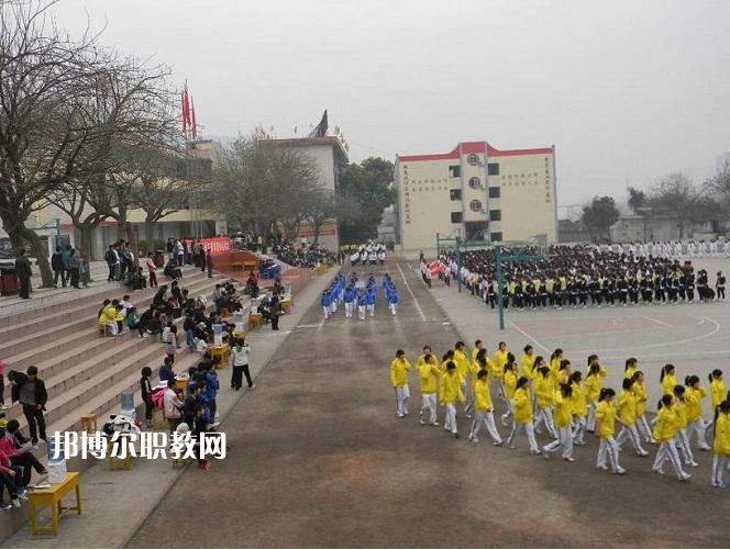 重慶萬州商貿(mào)中等專業(yè)學(xué)校2022年學(xué)費(fèi)、收費(fèi)多少