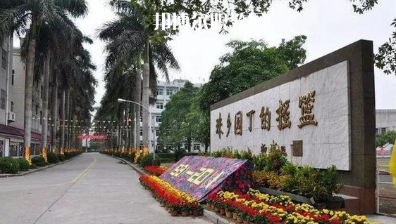 欽州合浦師范學(xué)校2022年報(bào)名條件、招生要求、招生對(duì)象