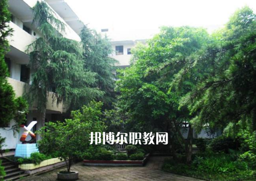 內(nèi)江求是職業(yè)技術(shù)學(xué)校2022年報(bào)名條件、招生要求、招生對象