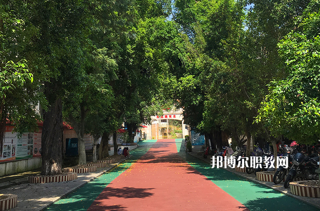 曲靖富源職業(yè)技術(shù)學校2022年報名條件、招生要求、招生對象