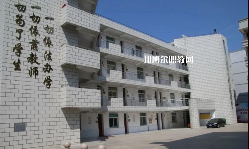 阜陽現(xiàn)代職業(yè)教育學(xué)校2022年報(bào)名條件、招生要求、招生對象