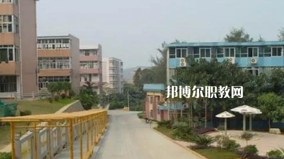 樂山欣欣藝術(shù)職業(yè)學校地址在哪里