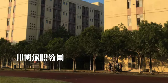 嵩明職業(yè)高級中學(xué)2022年報名條件、招生要求、招生對象
