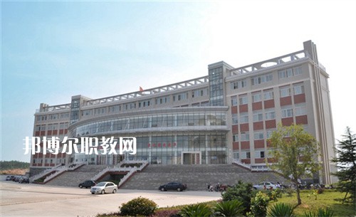 太湖職業(yè)技術學校2022年招生辦聯(lián)系電話