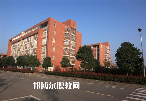 安徽滁州技師學(xué)院2022年學(xué)費(fèi)、收費(fèi)多少