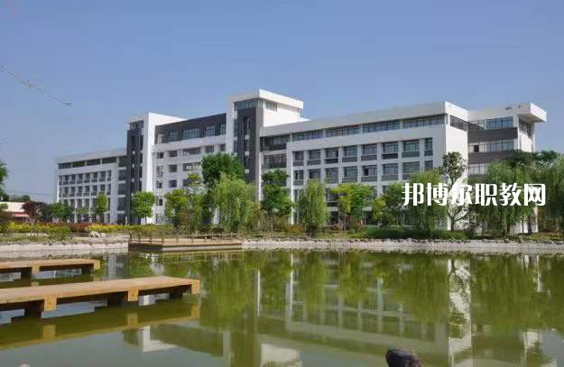 滁州市機械工業(yè)學(xué)校2022年報名條件、招生要求、招生對象