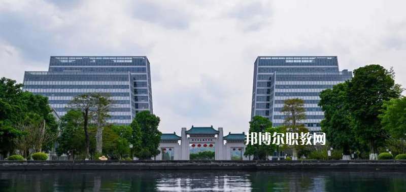 廣東華夏技工學(xué)校2022年報(bào)名條件、招生要求、招生對象
