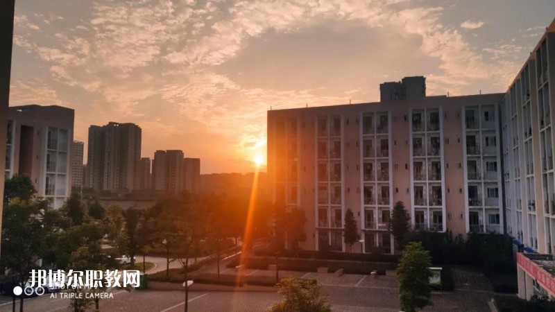 眉山信息工程中等職業(yè)技術(shù)學(xué)校2022年報名條件、招生要求、招生對象
