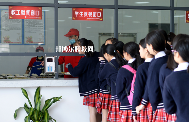 珠海工貿(mào)技工學(xué)校2022年報名條件、招生要求、招生對象 
