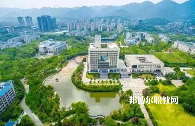 重慶醫(yī)科學校2022年報名條件、招生要求、招生對象