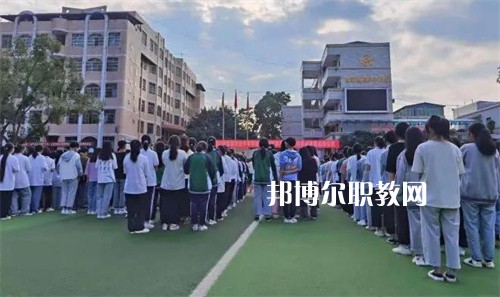 怒江州民族中等專業(yè)學校2022年學費、收費多少