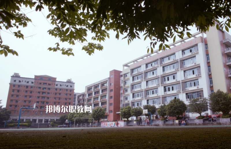 重慶工藝美術學校2022年招生錄取分數(shù)線
