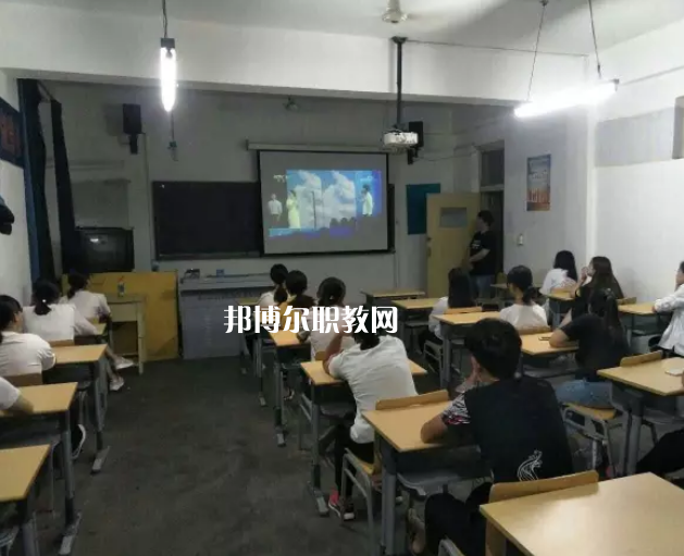 石家莊經(jīng)貿(mào)學(xué)校2022年報(bào)名條件、招生要求、招生對(duì)象